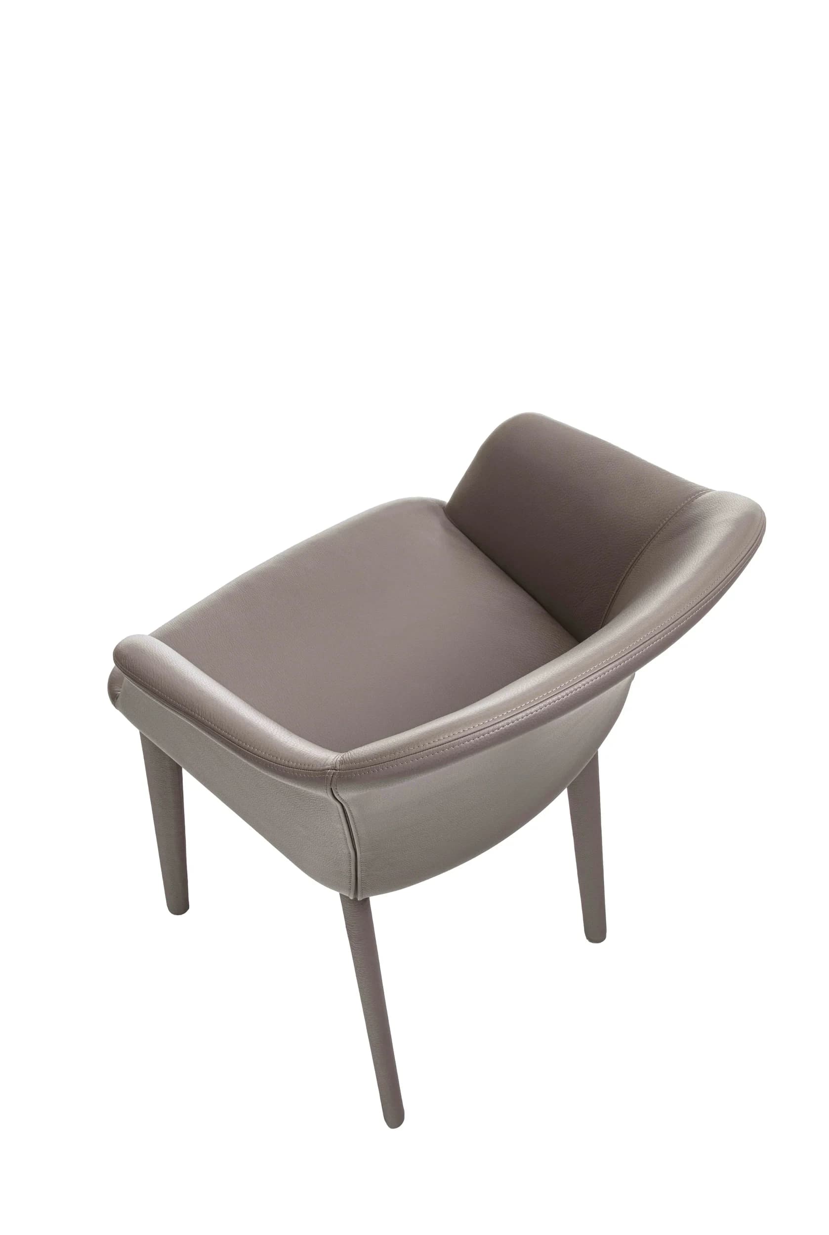 Sedia imbottita con gambe ricoperte Celine - vista dall’alto